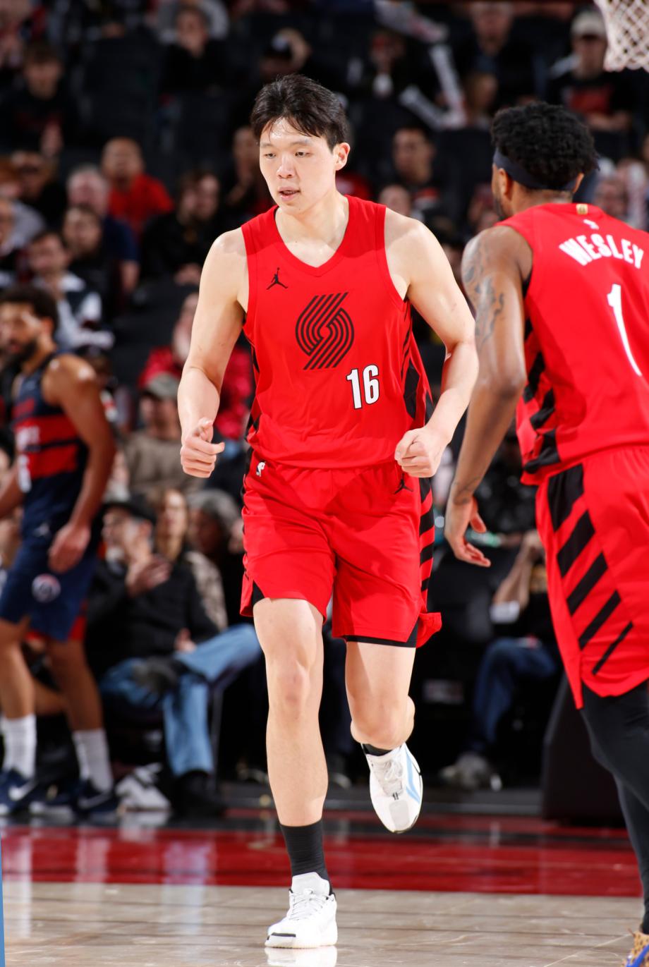 开云体育官方入口-杨瀚森6分4篮板阿夫迪亚20+7 开拓者轻取奇才